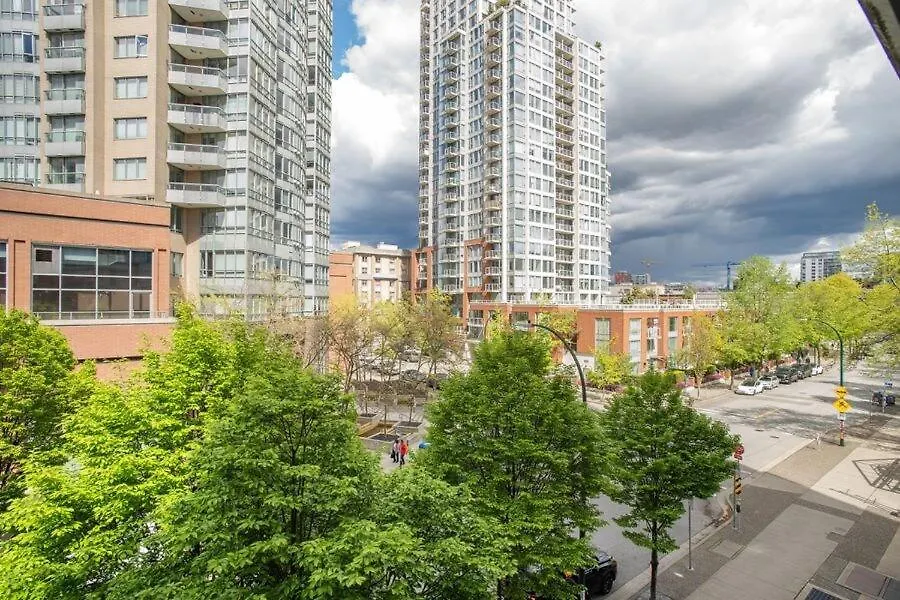 Appartamento Downtown Retreat With Pool Jacuzzi And Gym Near Rogers Arena Vancouver