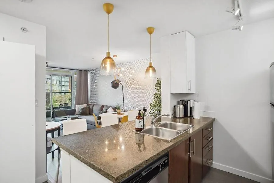 Appartamento Downtown Retreat With Pool Jacuzzi And Gym Near Rogers Arena Vancouver