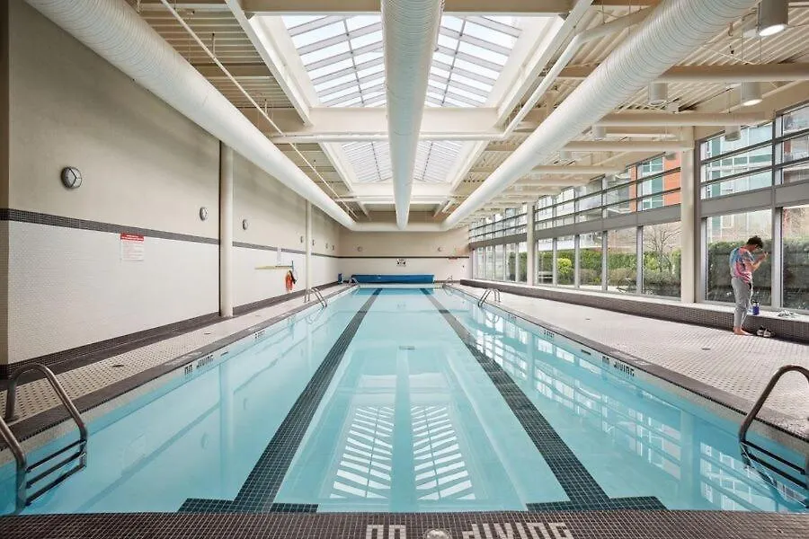 Appartamento Downtown Retreat With Pool Jacuzzi And Gym Near Rogers Arena Vancouver