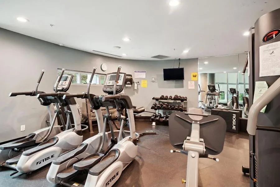Appartamento Downtown Retreat With Pool Jacuzzi And Gym Near Rogers Arena Vancouver 0*,