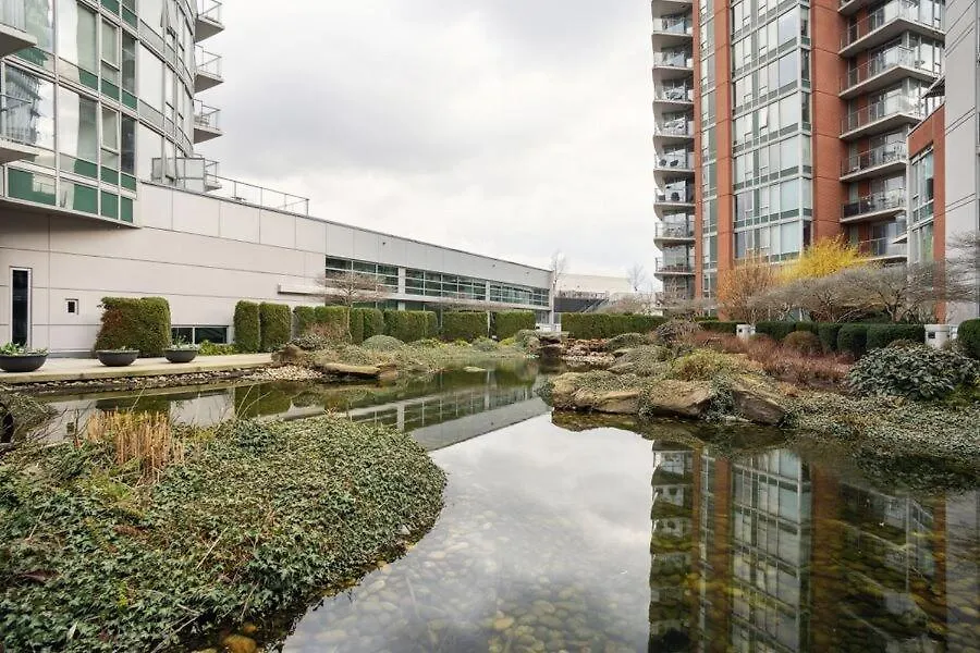 Appartamento Downtown Retreat With Pool Jacuzzi And Gym Near Rogers Arena Vancouver